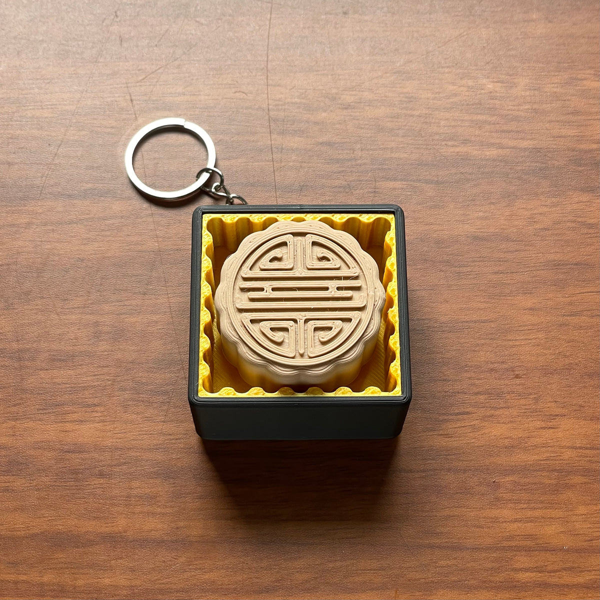 Mooncake Clicky fidget toy