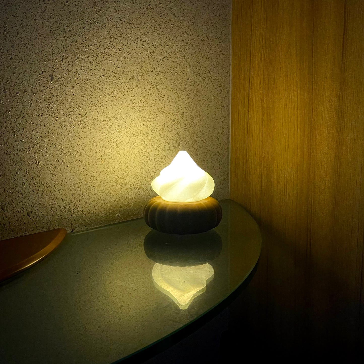 Wireless Gem Biscuit Lamp